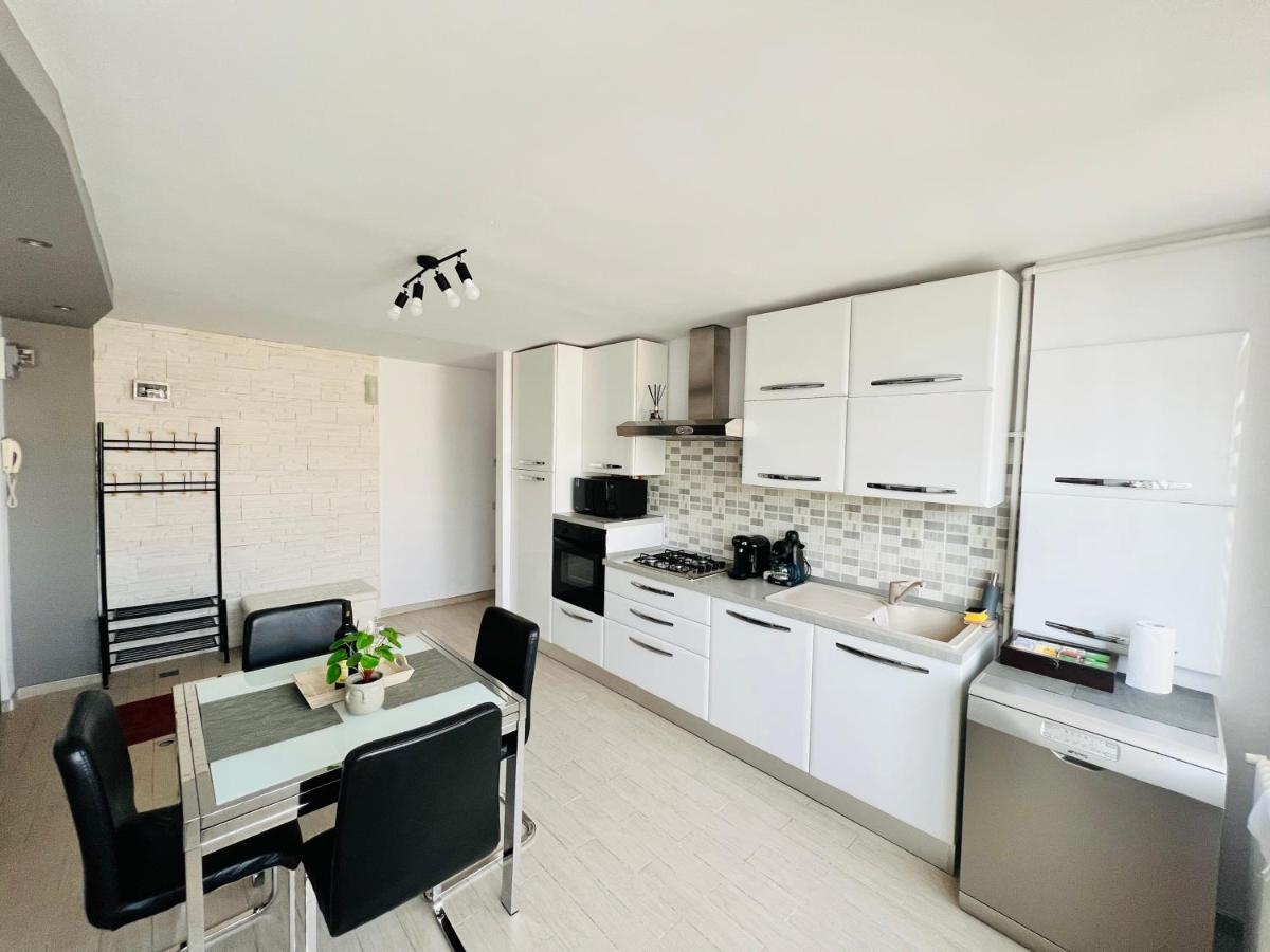 Denis Apartament ทูร์ดา ภายนอก รูปภาพ